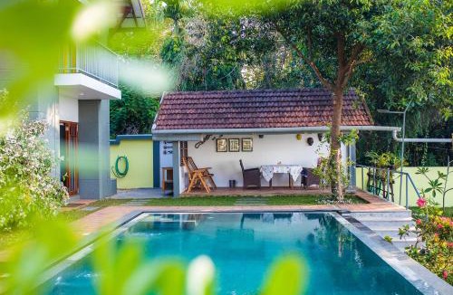 Thanneermukkom Villa | Hibiscus Earth Private Pool Villa A CGH Earth SAHA Experience