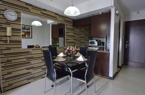 Downtown Condo | Highly Requested and Reviewed Condo Rental in Makati - FREE Wi-Fi
