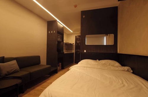 Binan City Condo | Highwind - Projector, Playstation 4, Pool