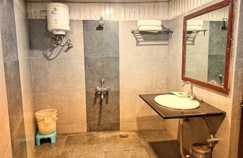Mount Abu Hotel | Hill 'N' You - A Boutique Garden Resort