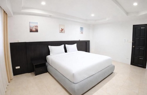 Nanai Road House | Hill Side Patong