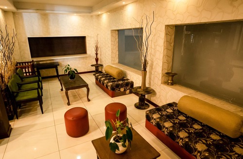 Moolakadai Hotel | Hill View Munnar