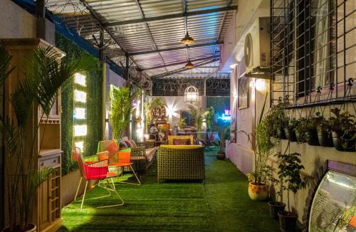 Aarey Colony Villa | Hilltop Hideaway Party Friendly 4BHK Pool Villa by Spacez