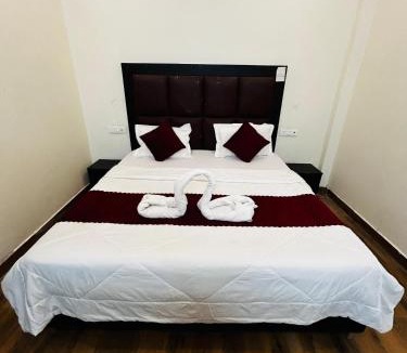 Greater Noida Hotel | HL Residency Near Expo Mart Centre