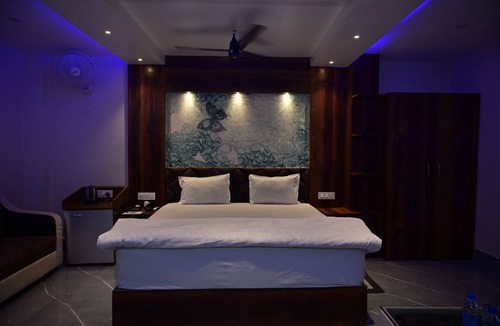 Baripada Hotel | Holy Palace