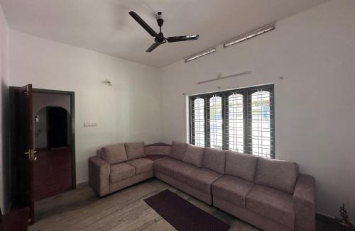 Vaikam House | Home Away Roam Stay