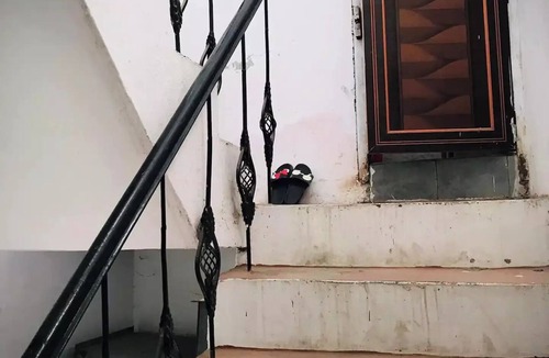 Kanpur House | Homely Feel 2 bedroom holiday home with Balcony