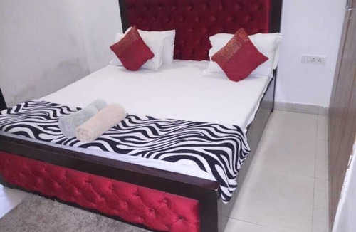 Sat Bari Apartment | Homestay 3BHK Apartment at Chattarpur New Delhi