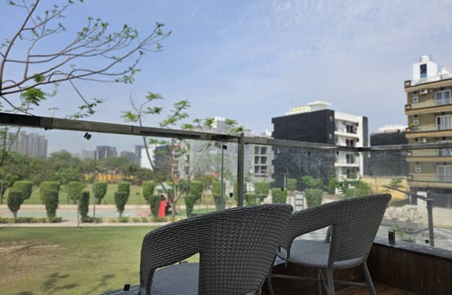 Faridabad House | Homestay Urban Dream: Where comfort meets city living