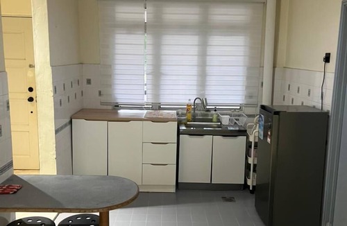 Tanjung Tanah Merah Apartment | Homestay Ziyan with pool near beach