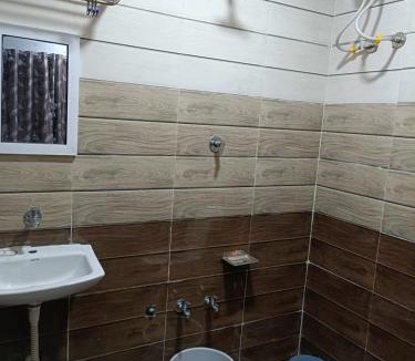 Rajpipla House | Honest Deluxe Room