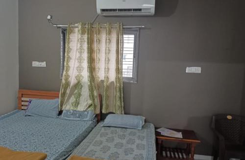 Rajpipla House | Honest Deluxe Room