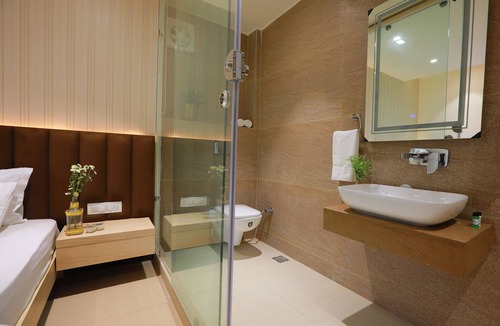 Adarsh Nagar Hotel | Hotel 16 , Delhi