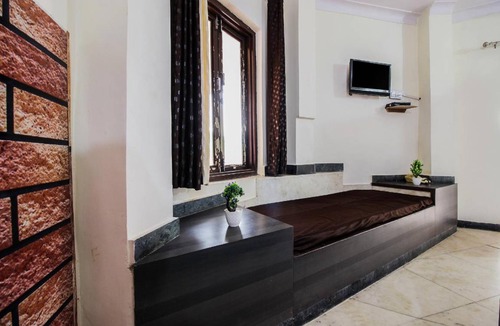 Alwar Hotel | Hotel ∙ 2 guests