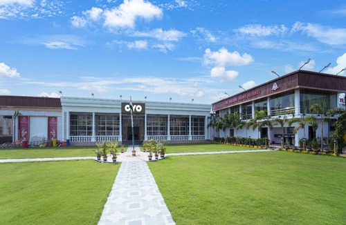 Patna Hotel | Hotel ∙ 3 guests