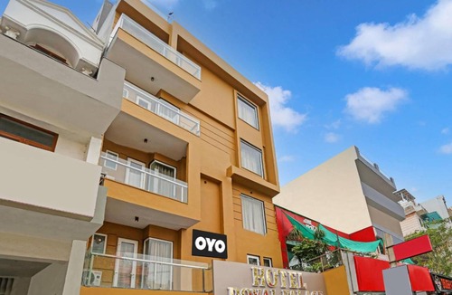 Pashim Vihar Hotel | Hotel ∙ 3 guests