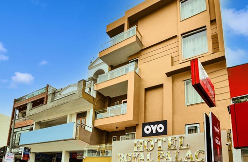 Pashim Vihar Hotel | Hotel ∙ 3 guests