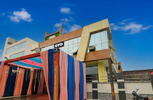Kalyanpur Hotel | Hotel ∙ 3 guests