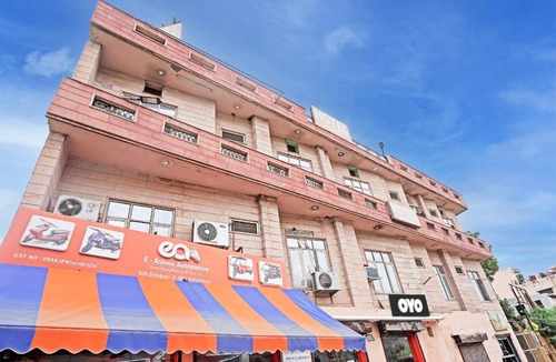 Ghaziabad Hotel | Hotel ∙ 3 guests