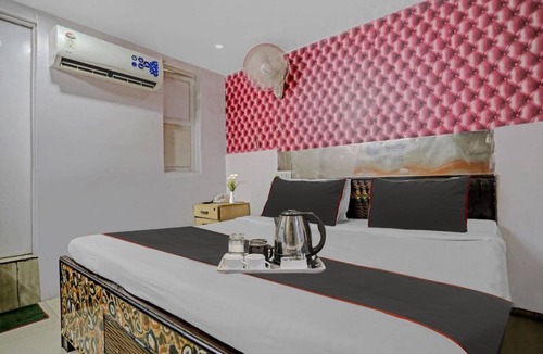 Kaushambi Hotel | Hotel ∙ 3 guests