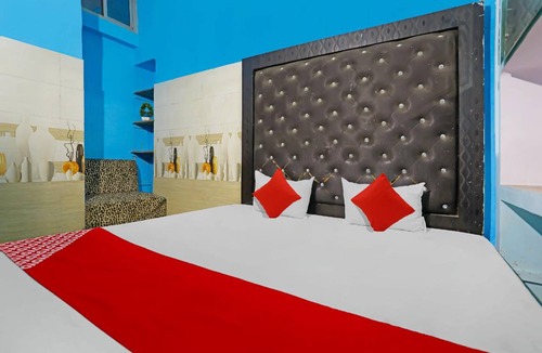 Allahabad Hotel | Hotel ∙ 3 guests