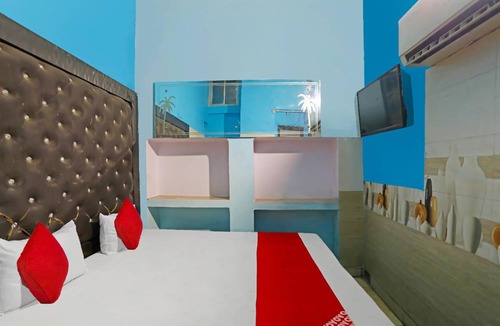 Allahabad Hotel | Hotel ∙ 3 guests