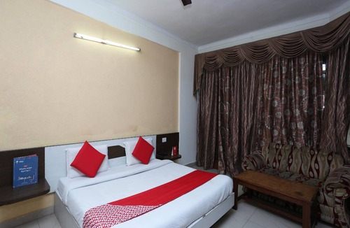 Kharagpur Hotel | Hotel ∙ 3 guests