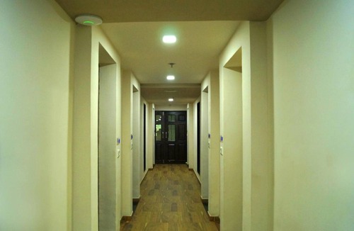 Anand Hotel | Hotel ∙ 3 guests