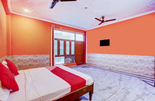Noida Hotel | Hotel ∙ 3 guests