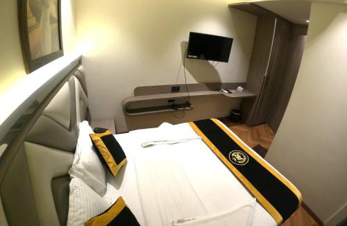Mira Road East Hotel | Hotel A R Paradise