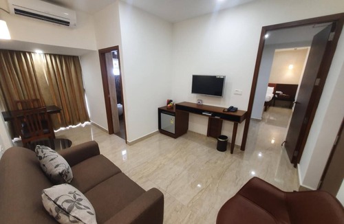 Onamthuruth Hotel | Hotel Aida