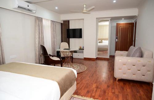 Amer Fort Road Hotel | Hotel Amayra