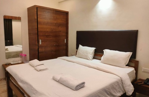 Navsari Hotel | Hotel Arihant Plaza