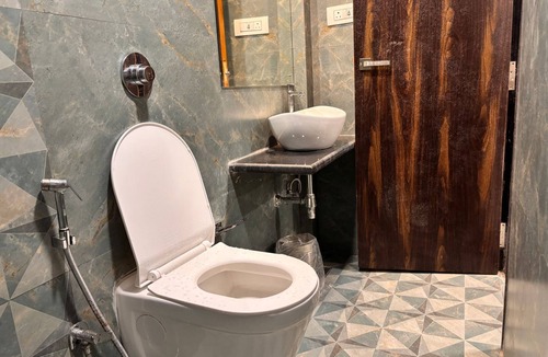 Borivali West Hotel | HOTEL ARTS PALACE