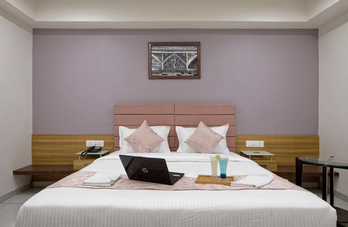 Sarkhej Hotel | Hotel Aurellia