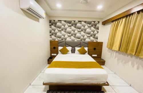 Vastrapur Hotel | hotel avenue lake