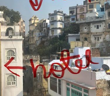 Nathdwara Hotel | Hotel Bansuri I opposite shreenathji temple 80mtr away 966o9o1oo6