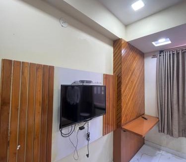 Nathdwara Hotel | Hotel Bansuri I opposite shreenathji temple 80mtr away 966o9o1oo6