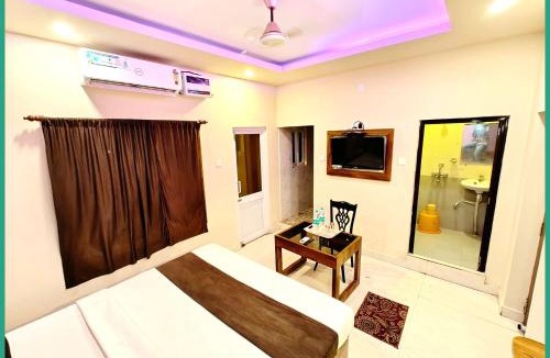 Bodh Gaya Hotel | Hotel Blue Sagar Near Metta Buddharam Temple