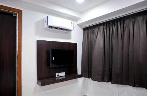 Adajan House | Hotel Brook View