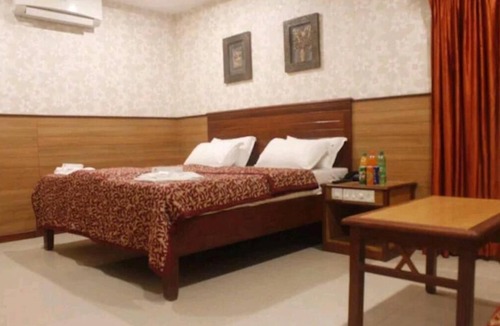 Tiruchendur Cabin | Hotel Chitra Park