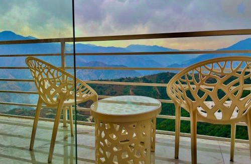 Musafirkhana Hotel | Hotel Classic Crown - #scenic mountain view #open terrace #parking #premium rooms with balcony #guest preferred #best selling hotel in mussoorie