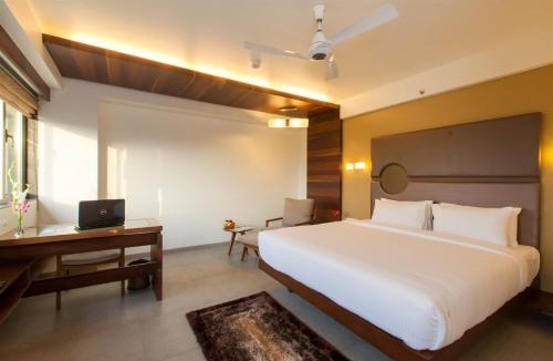Navrangpura Hotel | Hotel Cosmopolitan