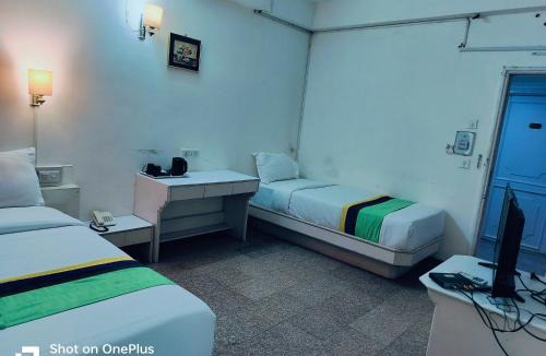 Navrangpura Hotel | Hotel Crown