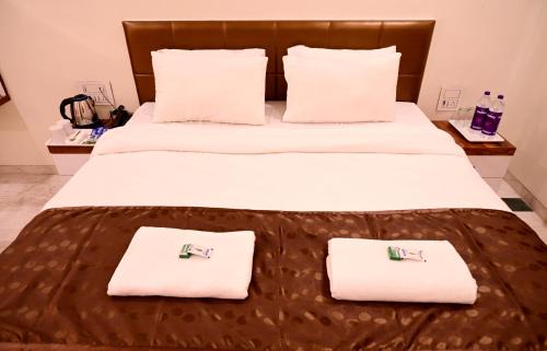 Pimpri Colony Hotel | HOTEL DAKSH