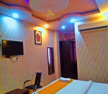 Amer Fort Road Hotel | Hotel Deepak Residency