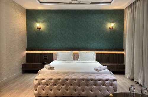 Surat Hotel | Hotel Elegant inn- Ichhapore