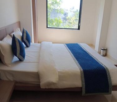 Mansarovar Hotel | Hotel Garden View - Mansarovar