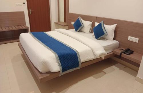Mansarovar Hotel | Hotel Garden View - Mansarovar
