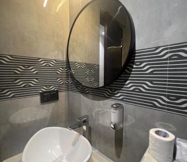 Deoghar Hotel | Hotel Godwin